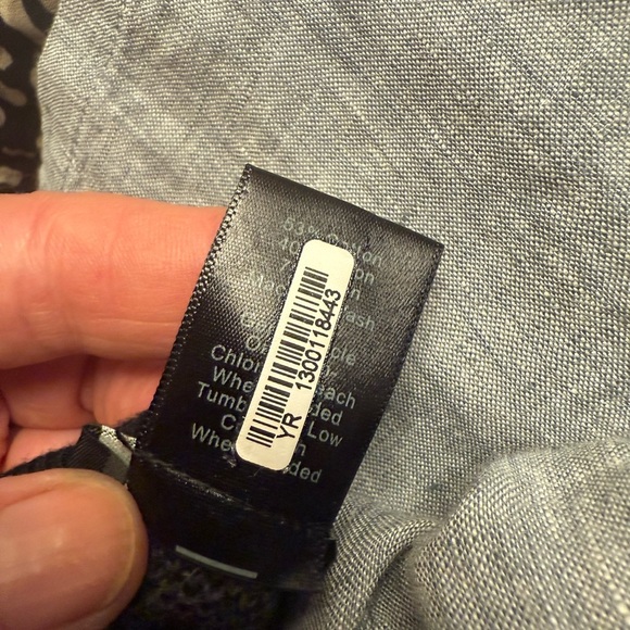 Ann Taylor ladies, long sleeve cardigan excellent condition small dry cleaned - Picture 9 of 11